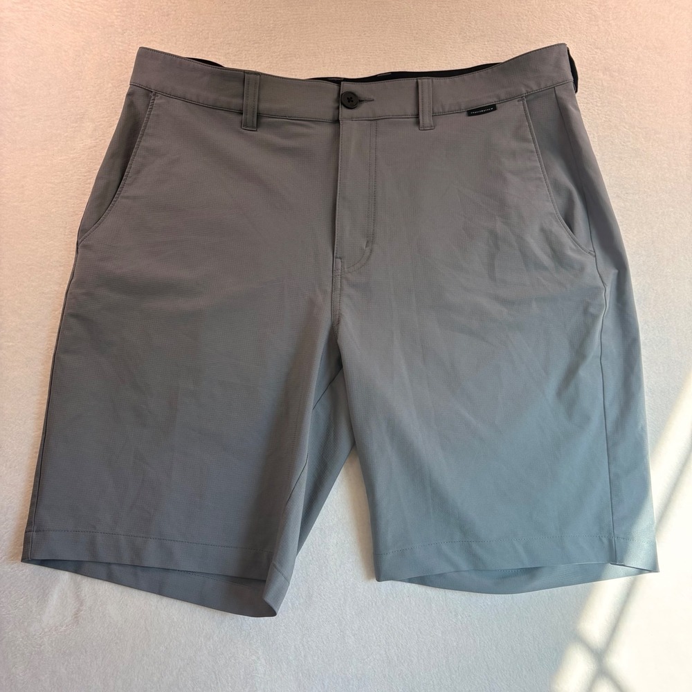 TravisMathew Mens Grey Golf Shorts Size 35 Stretch Ripstop Performance Casual